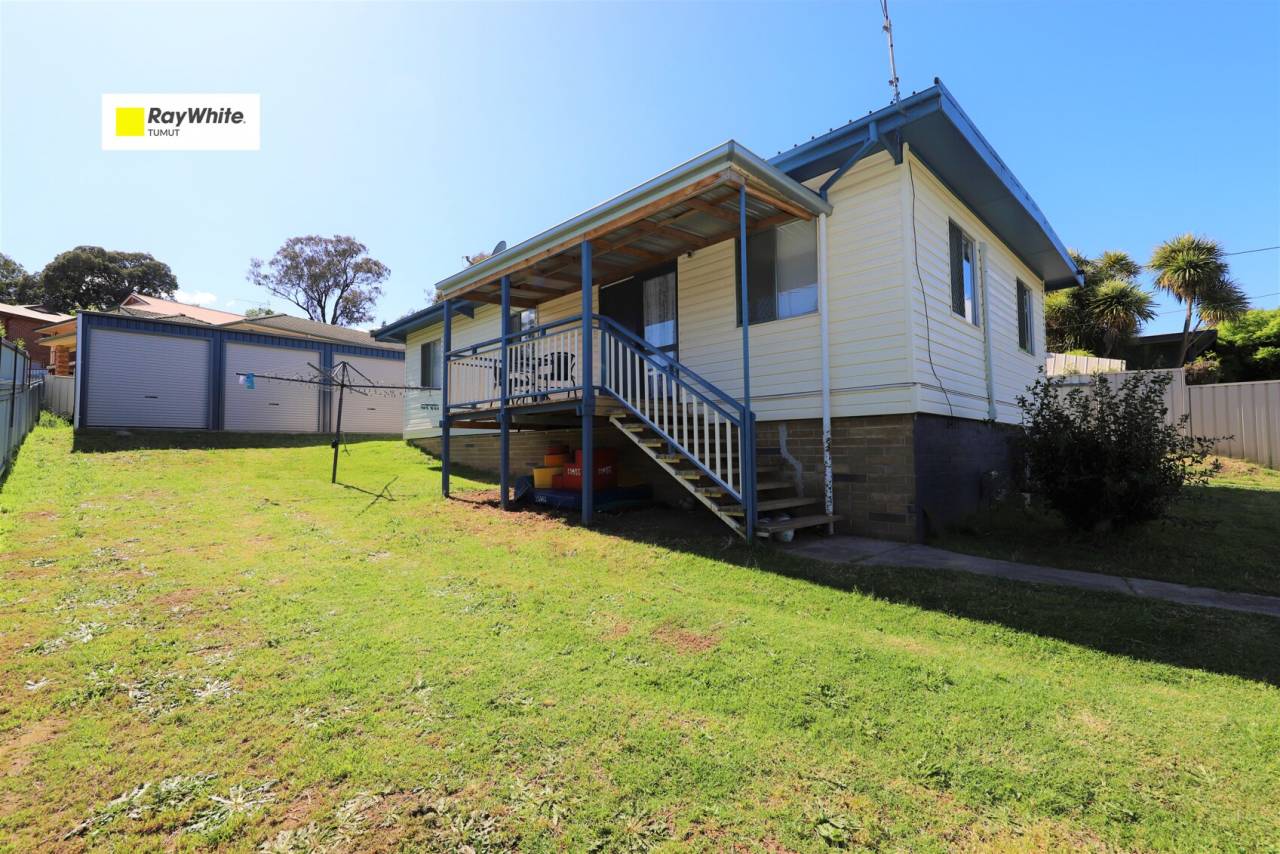 7 Booral Avenue, Tumut NSW 2720 House Sold NSW