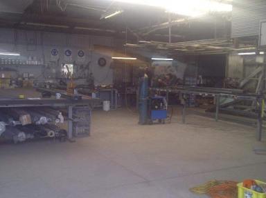 Business For Sale - WA - Bunbury - 6230 - FREEDOM OUTDOOR - IDEAL FOR TRADESPERSON OR HANDYMAN - WELL ESTABLISHED.  (Image 2)