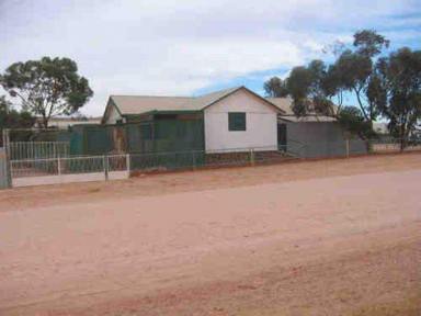 Business For Sale - SA - Coober Pedy - 5723 - THE CLOTHES BARN  (Image 2)