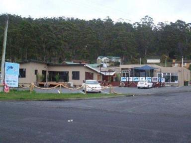 Business For Sale - TAS - Orford - 7190 - JUST HOOKED - WELL KNOWN SEAFOOD RESTAURANT/CAFE WITH 3 BEDROOM RESIDENCE  (Image 2)