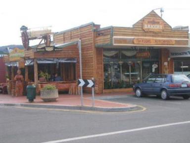 Business For Sale - TAS - Geeveston - 7116 - The Pie Shop  (Image 2)