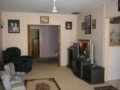 House For Sale - QLD - Pioneer - 4825 - LARGE 4 BEDROOM FAMILY HOME - A/c throughout-Heaps of Room-Great Mt. Isa Lifestyle  (Image 2)