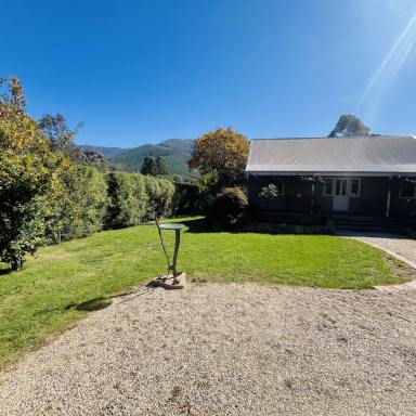 House For Sale - VIC - Wandiligong - 3744 - LIVE IN – RENT OUT – OR HAVE AS AN ALPINE HOLIDAY HOME!  (Image 2)