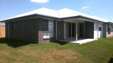 House For Sale - QLD - Walloon - 4306 - BRAND NEW 4 BEDROOM HOME READY FOR YOU TO MOVE IN!  REGISTER FOR INSPECTION.  (Image 2)