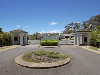 Townhouse For Sale - QLD - Murrumba Downs - 4503 - MODERN TOWNHOUSE + GATED COMMUNITY WITH POOL – JUST IN TIME FOR SUMMER   (Image 2)