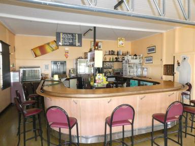 Retail For Sale - QLD - Childers - 4660 - ROYAL HOTEL CHILDERS  (Image 2)