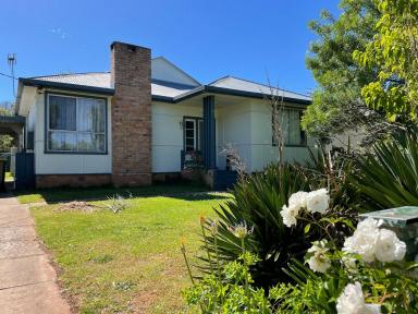 House For Lease - NSW - Glen Innes - 2370 - Peace and Quiet  (Image 2)