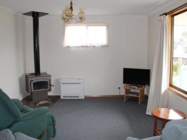 House Leased - TAS - White Beach - 7184 - Cosy home overlooking the water  (Image 2)