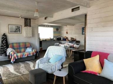 House Leased - TAS - White Beach - 7184 - Escape to White Beach and Relax - Fully Furnished Beach House  (Image 2)