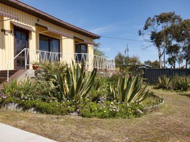 House Leased - TAS - Murdunna - 7178 - Splendid Water Views, Relax and Unwind  (Image 2)