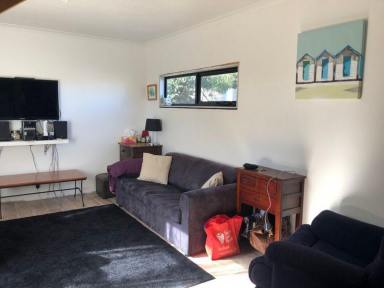 House Leased - TAS - Primrose Sands - 7173 - Quiet 2 bedroom, 1 bathroom home boasting sunlight  (Image 2)