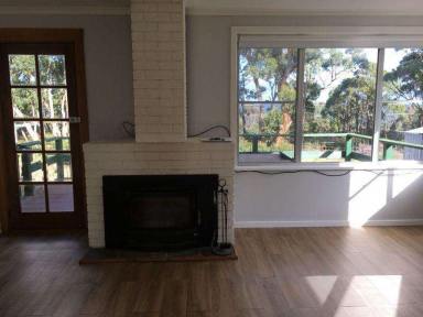 House Leased - TAS - White Beach - 7184 - Beauitful home with water views  (Image 2)