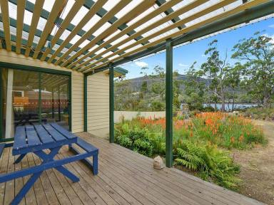 House Leased - TAS - Eaglehawk Neck - 7179 - SHORT TERM RENTAL: Beautiful Fully Furnished 3 Bedroom Home  (Image 2)