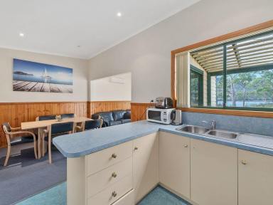 House Leased - TAS - Eaglehawk Neck - 7179 - SHORT TERM RENTAL: Beautiful Fully Furnished 3 Bedroom Home  (Image 2)