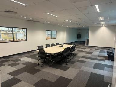 Industrial/Warehouse For Lease - QLD - Arundel - 4214 - Modern Office and Warehouse  (Image 2)