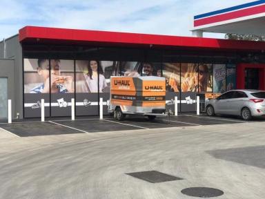 Retail Leased - VIC - Pakenham - 3810 - FAST FOOD / RESTAURANT / DRIVE THROUGH - PRIME LOCATION - HIGH EXPOSURE - BUSY LOCATION  (Image 2)