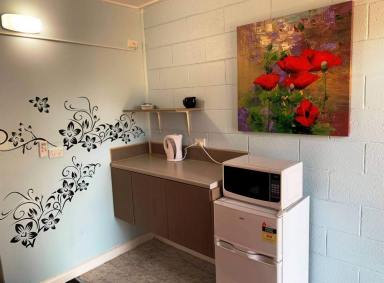 House Leased - VIC - Strathmerton - 3641 - PRIVATE ROOMS WITH BATHROOM and KITCHENETTE  (Image 2)