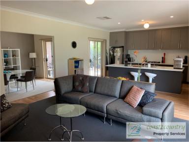 House Leased - SA - Nuriootpa - 5355 - Executive Living in the Heart of the Barossa!  (Image 2)