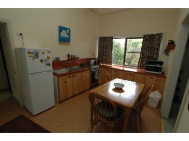 House For Lease - VIC - Portland - 3305 - Fully furnished & Close to town!  (Image 2)