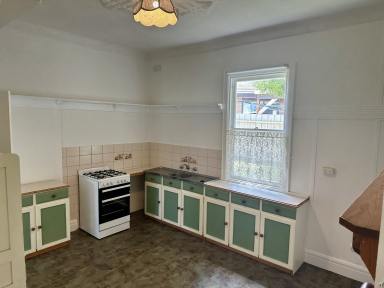 House Leased - VIC - Portland - 3305 - Ornate two bedroom home  (Image 2)