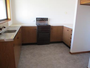 Unit For Lease - VIC - Portland - 3305 - Cosy & Private Two Bedroom Unit  (Image 2)