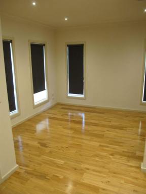 Townhouse For Lease - VIC - Newport - 3015 - FRESHLY PAINTED! 4 Bed Family Home in Newport  (Image 2)