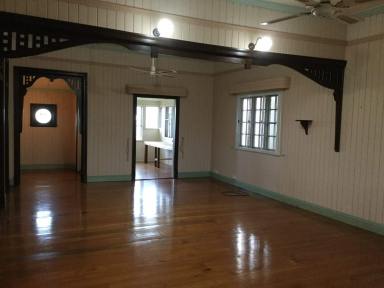 House For Lease - QLD - Childers - 4660 - GREAT LOCATION IN THE HEART OF CHILDERS  (Image 2)