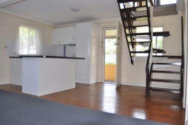 House For Lease - NSW - Bathurst - 2795 - LARGE 5 BEDROOM HOME  (Image 2)