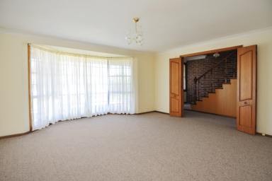 House For Lease - NSW - Bathurst - 2795 - WELL PRESENTED HOME  (Image 2)