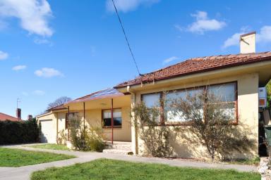 House For Sale - NSW - Bathurst - 2795 - CBD HOME  (Image 2)