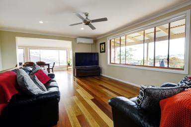 House For Sale - NSW - Forster - 2428 - SOUGHT AFTER ADDRESS WITH OCEAN VIEWS!  (Image 2)