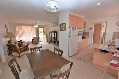 House For Sale - NSW - Tuncurry - 2428 - GREAT 2 BEDROOM VILLA, PRICED RIGHT!  (Image 2)