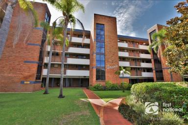Unit For Sale - NSW - Tuncurry - 2428 - TOP FLOOR UNIT WITH LAKE VIEWS!  (Image 2)