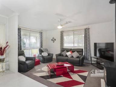 House For Sale - VIC - Kangaroo Flat - 3555 - Looking for a larger allotment?  (Image 2)