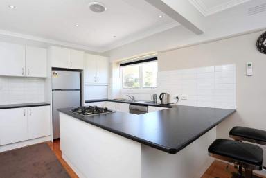 House For Lease - VIC - Bendigo - 3550 - FULLY FURNISHED - UNAVAILABLE UNTIL JULY 2019  (Image 2)