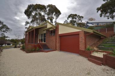 House For Lease - VIC - Golden Square - 3555 - FULLY FURNISHED - Available NOW  (Image 2)