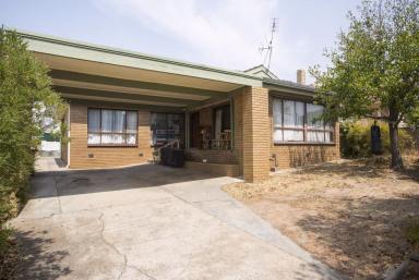 House For Sale - VIC - Kennington - 3550 - 2 Properties on 2 Titles - $450 per week income  (Image 2)