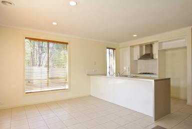 House For Sale - VIC - Epsom - 3551 - Low Maintenance Living  (Image 2)