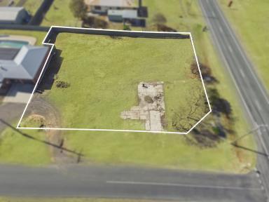 Residential Block For Sale - VIC - Huntly - 3551 - SUBSTANTIAL HOME SITE - WHAT A BLOCK!  (Image 2)