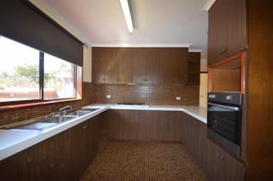 House For Lease - VIC - Kennington - 3550 - Perfect family home with ample space and a pool  (Image 2)