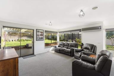 House For Sale - VIC - Epsom - 3551 - Modern Family Living on Spacious Allotment  (Image 2)