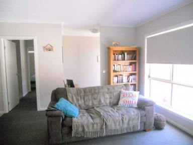 House For Lease - VIC - Flora Hill - 3550 - FANTASTIC LOCATION  (Image 2)