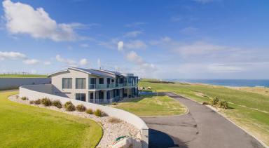 House For Sale - VIC - Warrnambool - 3280 - Opulent Ocean Frontage Lifestyle !  (Image 2)
