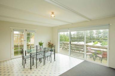 House For Sale - VIC - Warrnambool - 3280 - Brilliant Location to Invest or Renovate !  (Image 2)