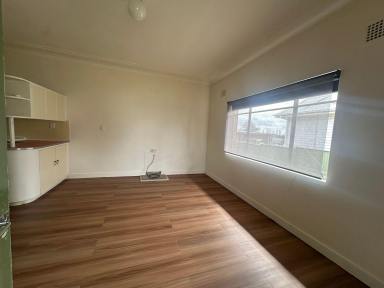 Unit For Lease - NSW - Glen Innes - 2370 - Close to Everything!  (Image 2)
