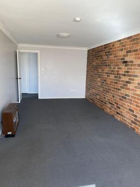 Unit Leased - NSW - Glen Innes - 2370 - BRICK BEAUTY  (Image 2)