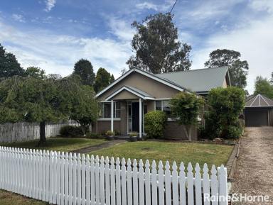 House For Lease - NSW - Bowral - 2576 - Character Cottage in the Heart of Bowral  (Image 2)