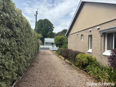 House For Lease - NSW - Bowral - 2576 - Character Cottage in the Heart of Bowral  (Image 2)