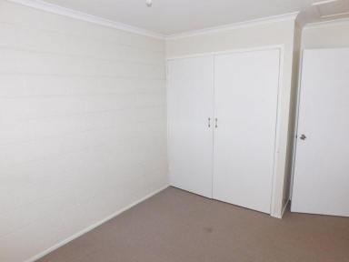 Unit For Lease - QLD - Nanango - 4615 - 2 BEDROOM UNIT IN TOWN - QUIET LOCATION!   *** APPLICATIONS CLOSED ***  (Image 2)