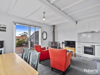 House Leased - TAS - Swansea - 7190 - Stunning Swansea Retreat  (Image 2)